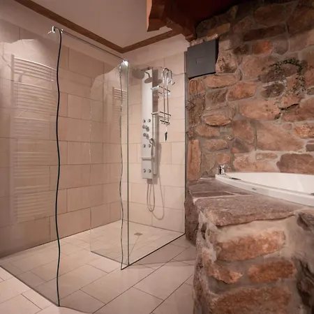 Holiday home Luxerioeses Mit Erdverbundenheit Viechtach